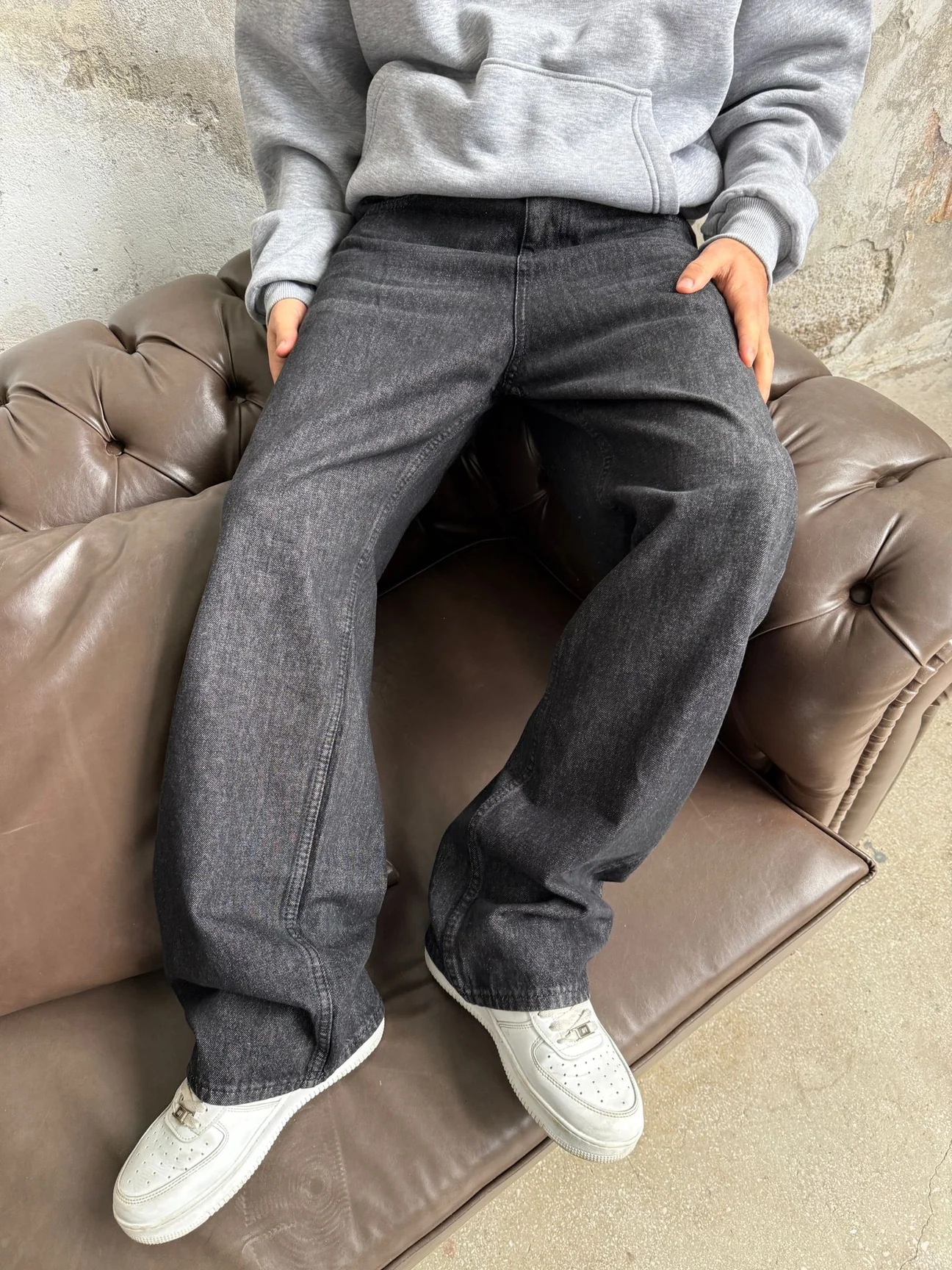 GRAY