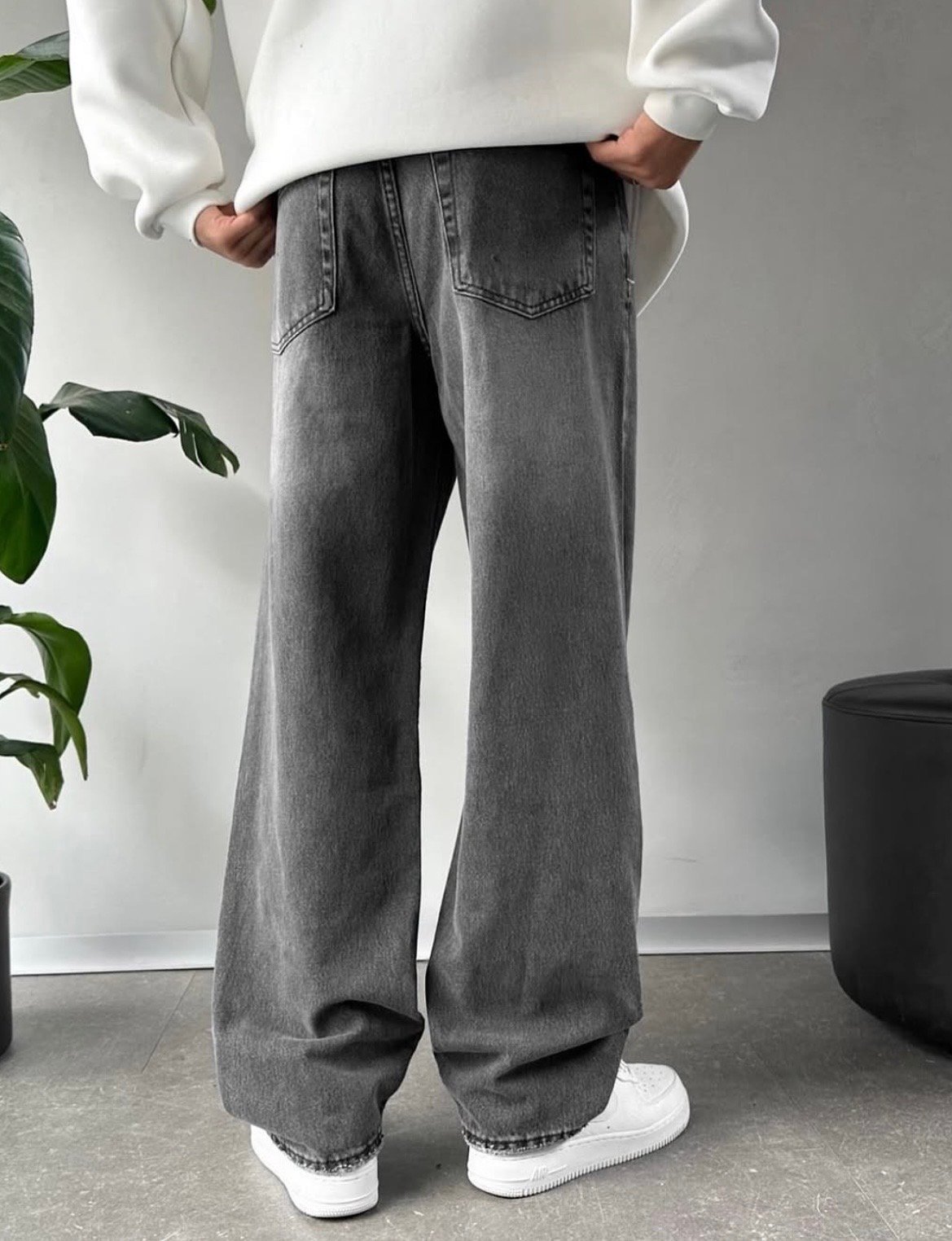 LIGHT GRAY JEANS