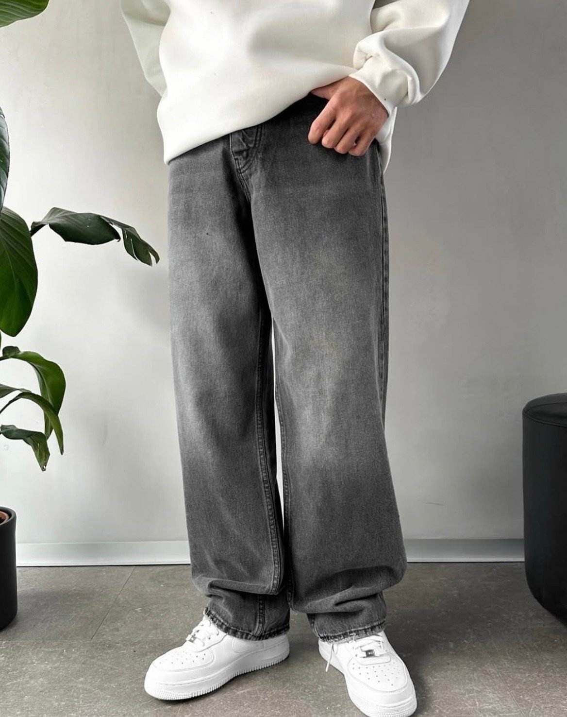 LIGHT GRAY JEANS