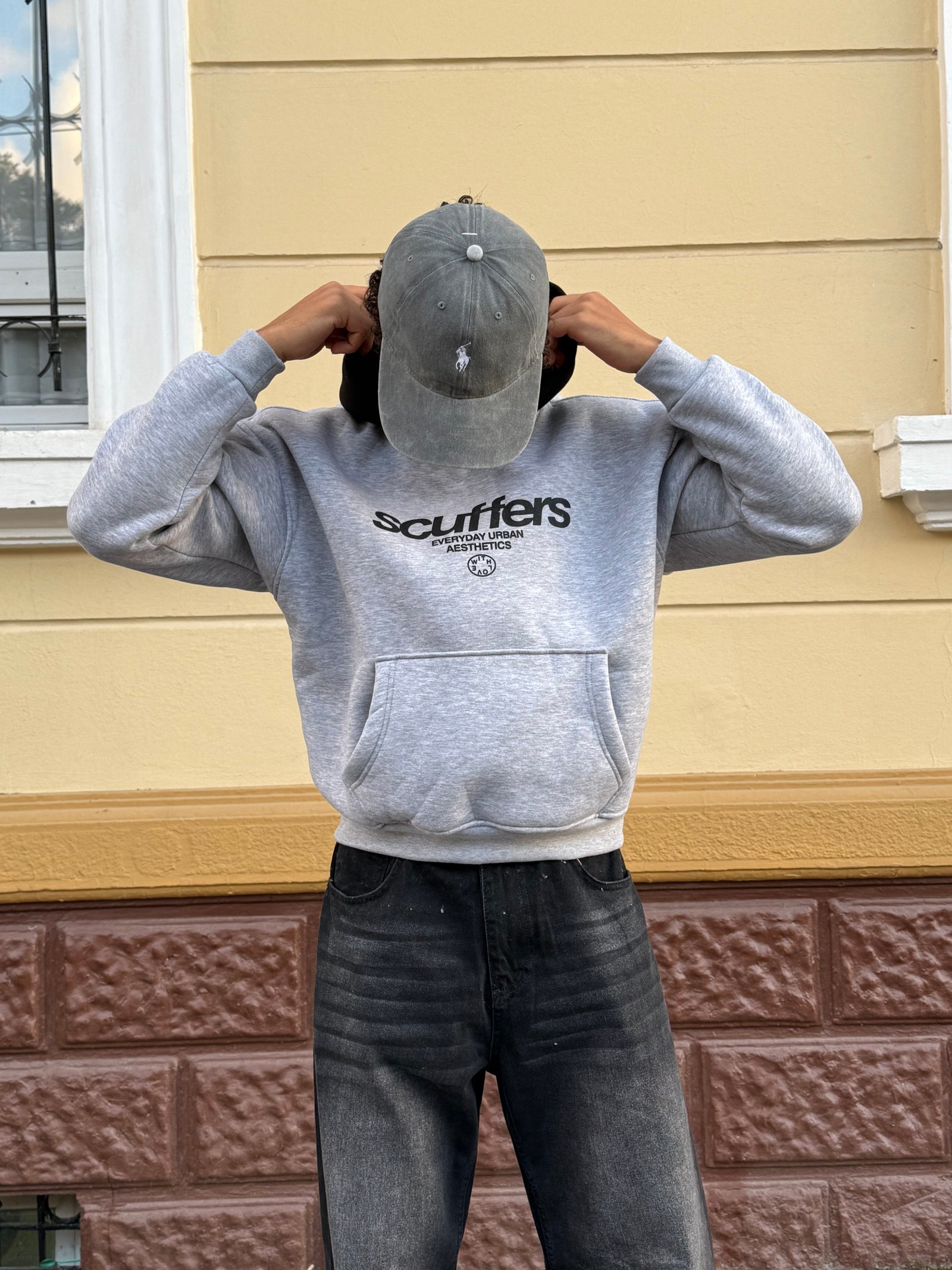 GRAY