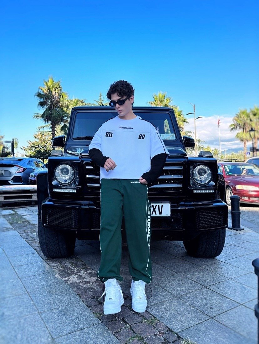 Graphique savage sweatshirt