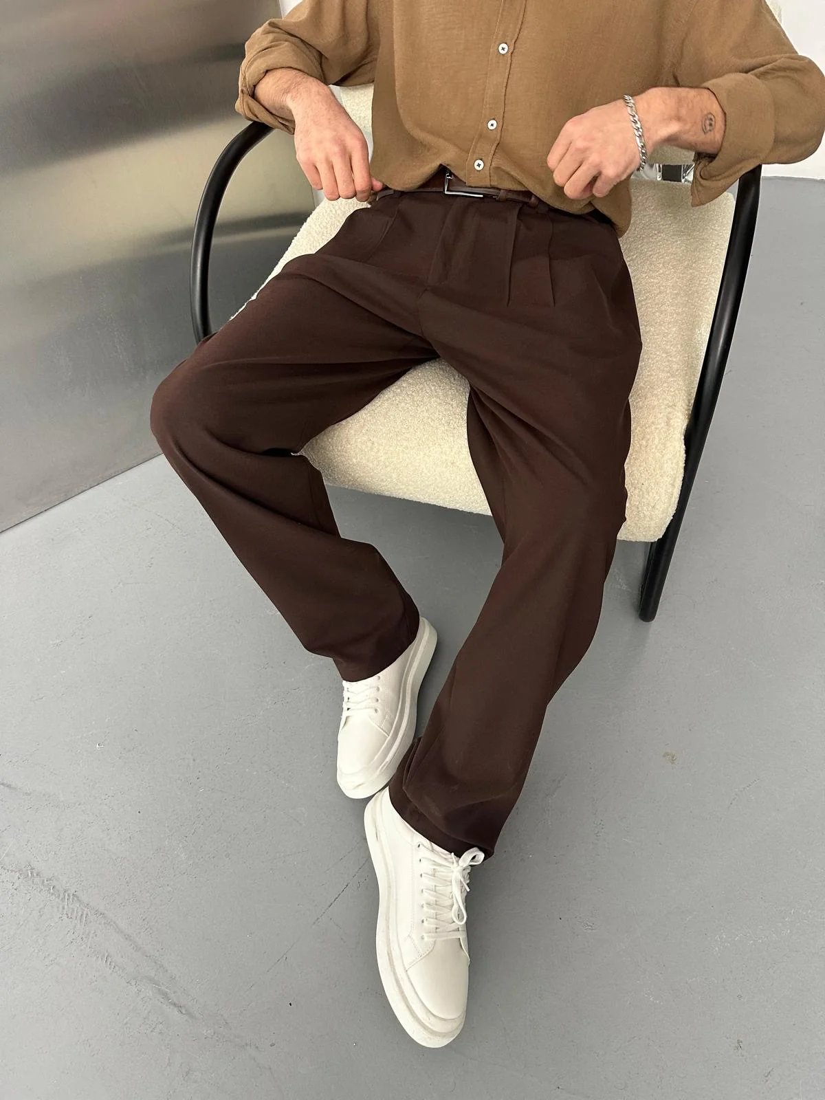 Brown classic baggy trouser