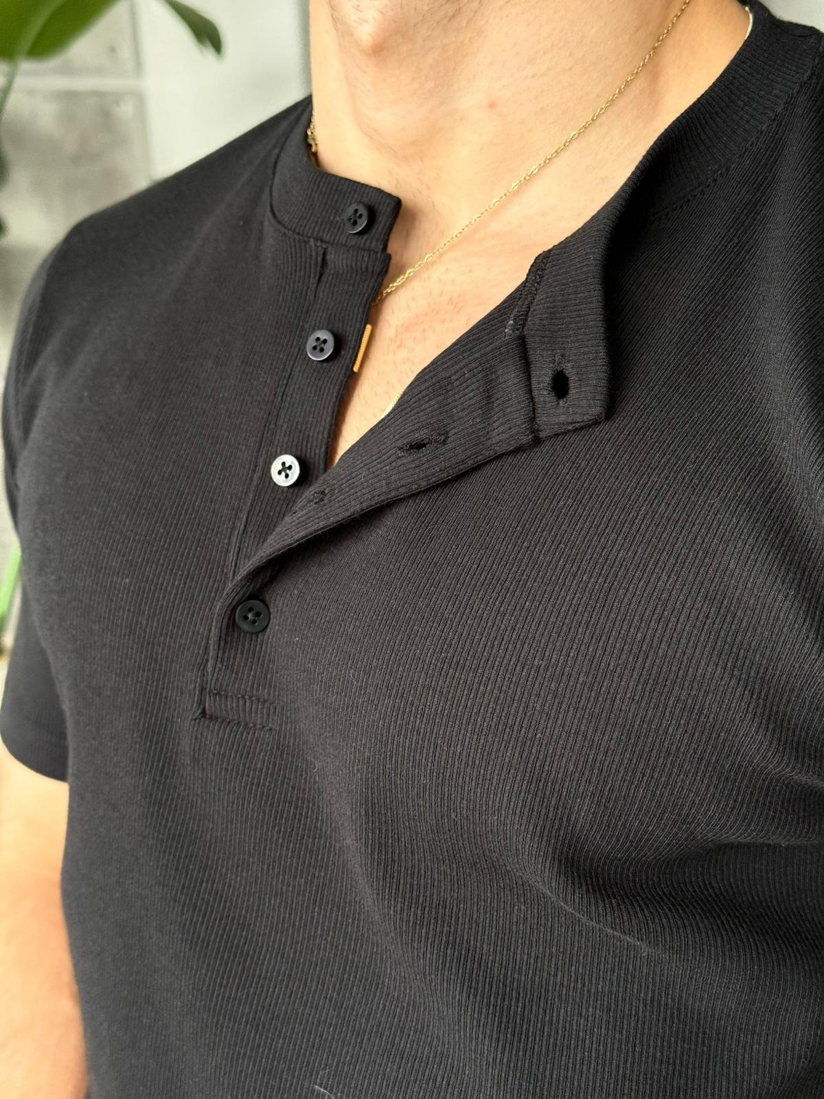 Short sleeves henley shirt