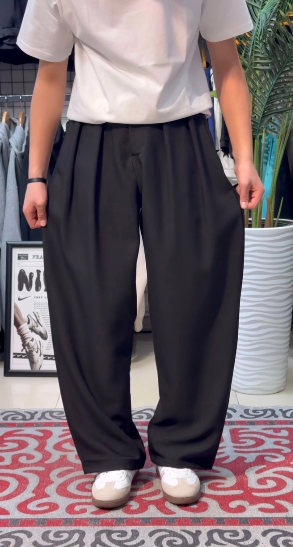 Black Extra baggy trouser