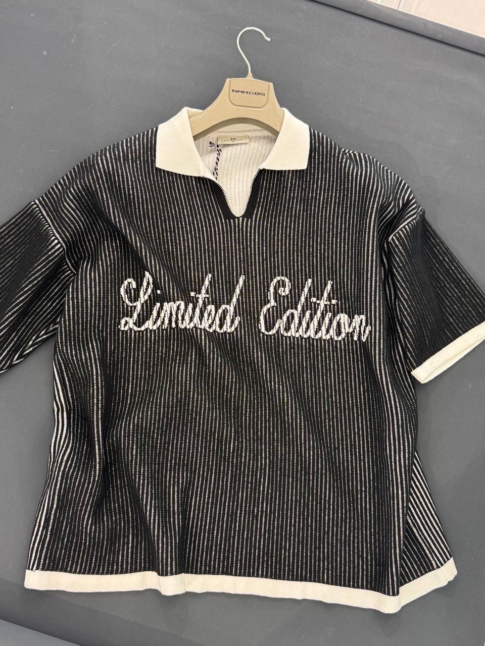 Limited edition T-shirt avec col