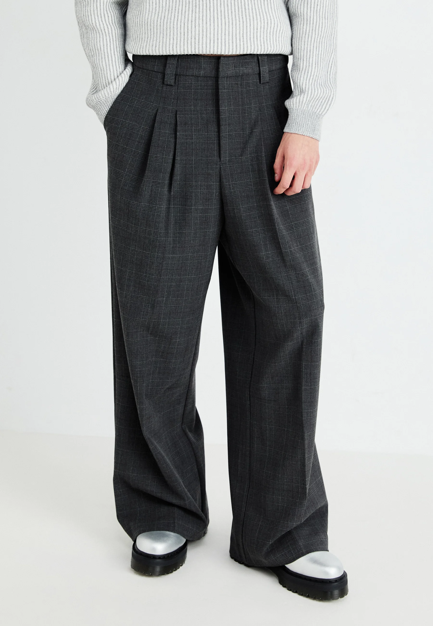 Plaid Pleated Wide Trousers Dark Grey (Unisex)