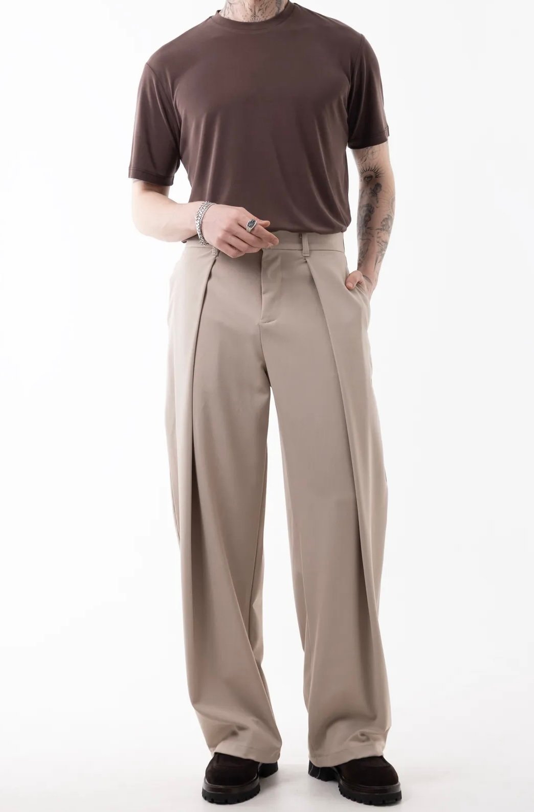 Beige triangle pleated wide leg pant