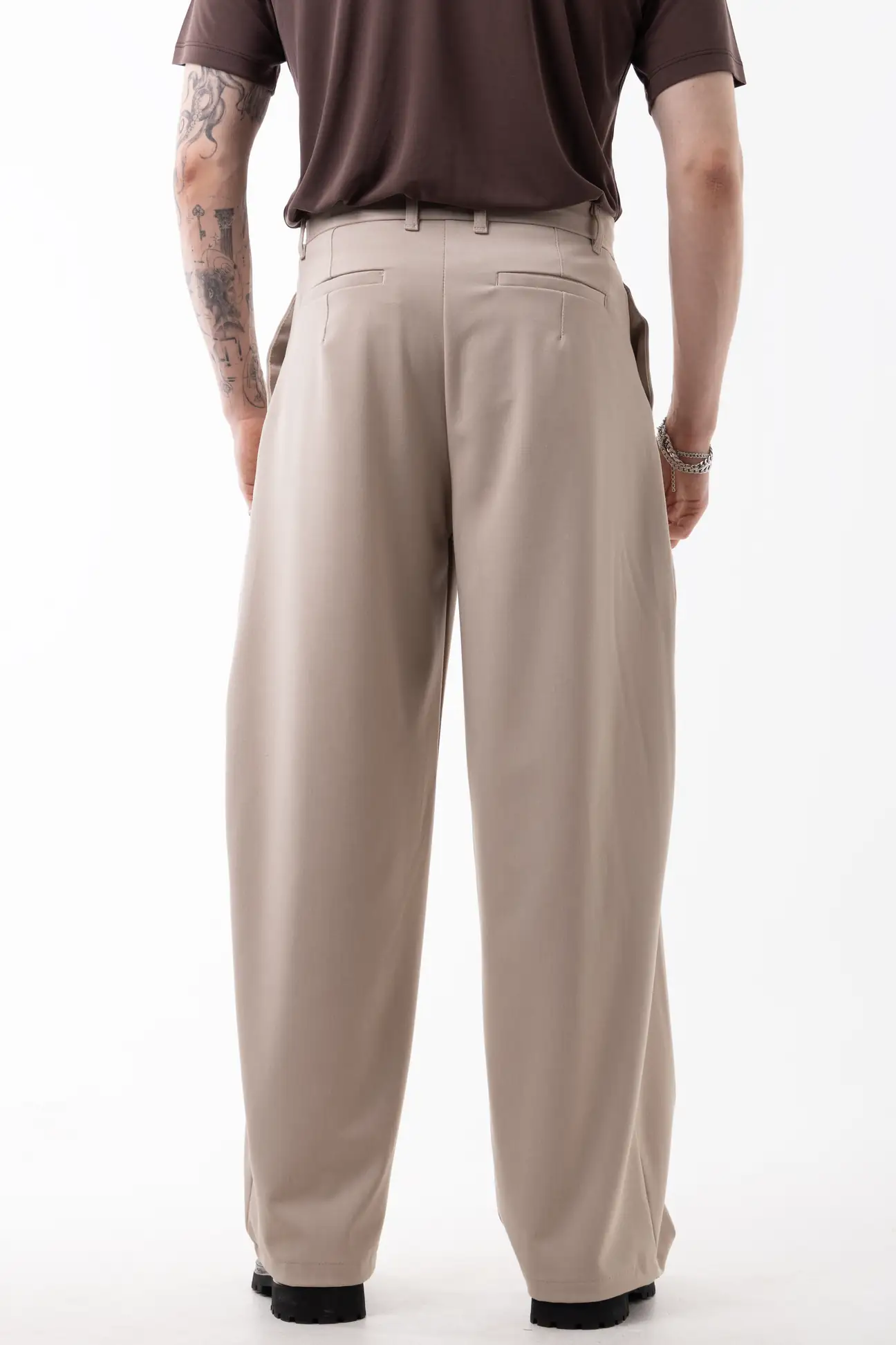 Beige triangle pleated wide leg pant