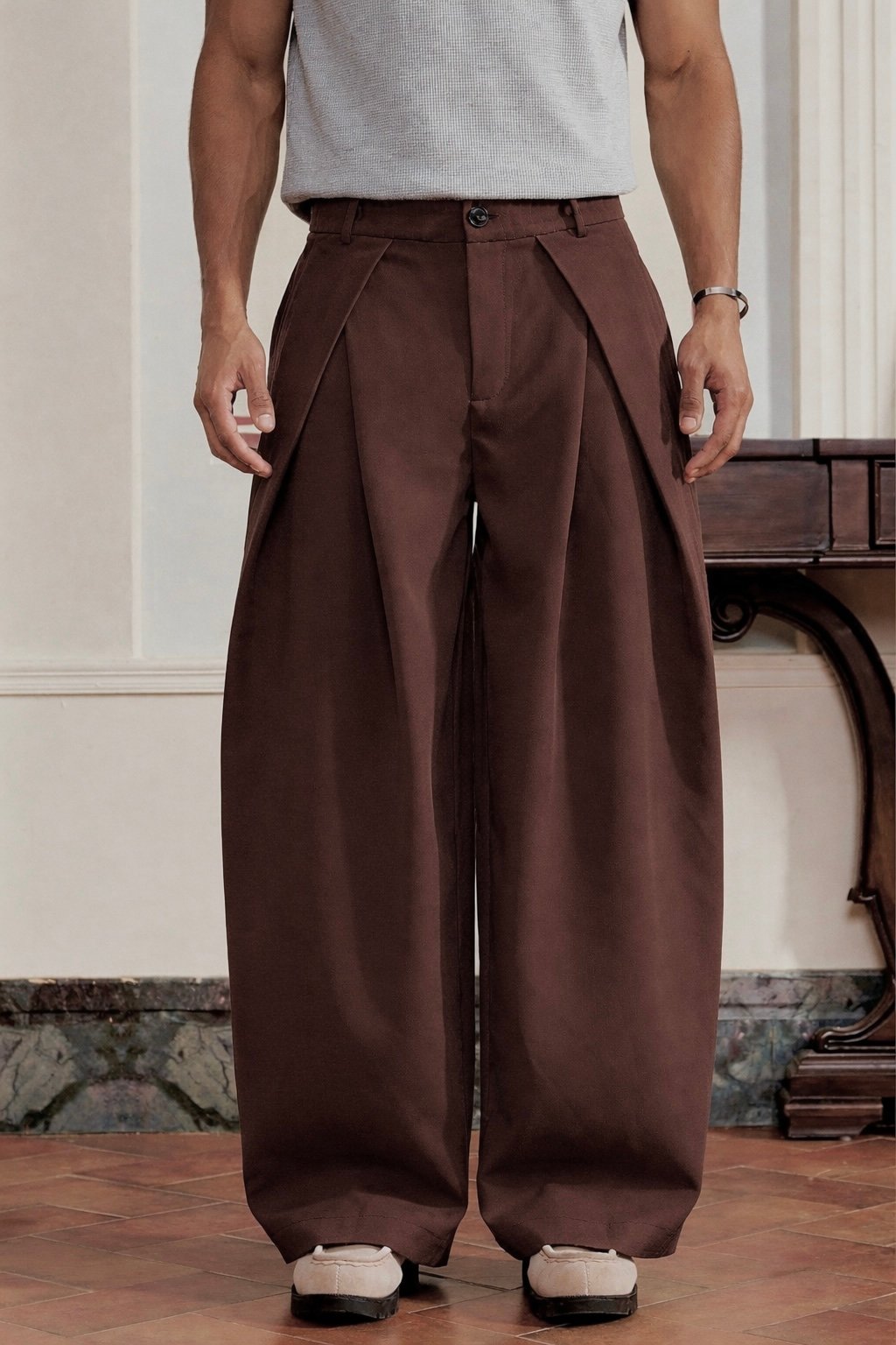 Brown triangle pleated wide leg pant